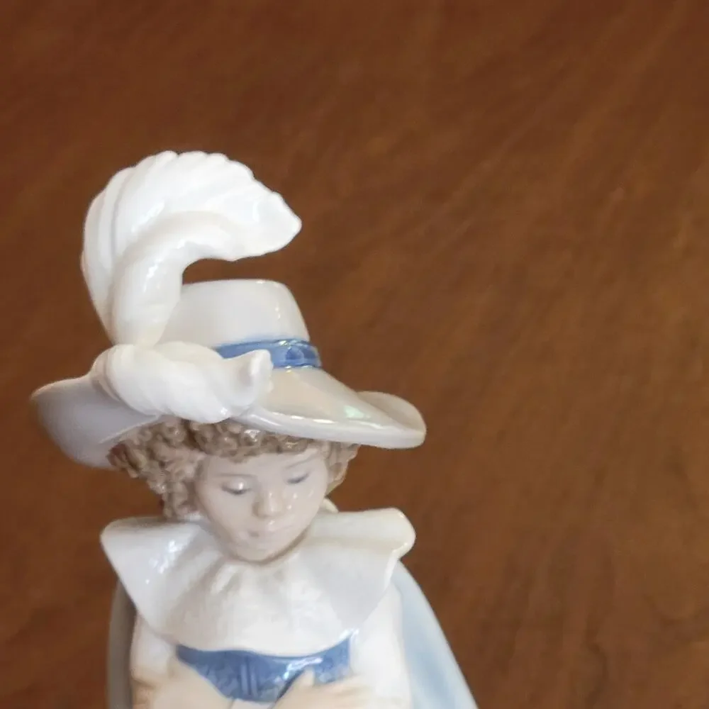 Vintage Lladro Nao The good swordsman little musketeer